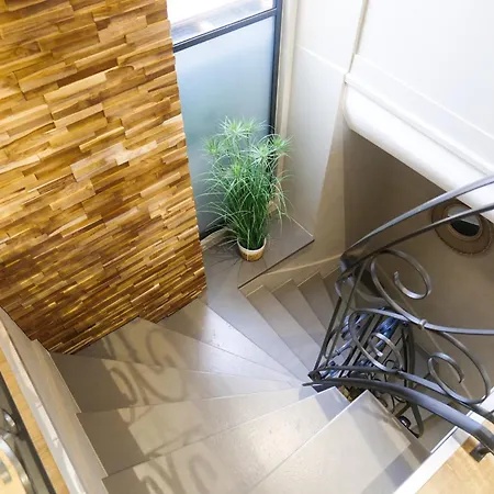 Renove Idealement Situe Dans Le Centre Pieton Des Sables D'olonne * Les Sables-d'Olonne