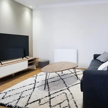 Renove Idealement Situe Dans Le Centre Pieton Des Sables D'olonne * Les Sables-d'Olonne