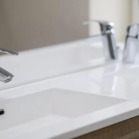 Rénové Idéalement Situe Dans Le Centre Piéton Des Sables D'olonne *