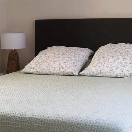 Rénové Idéalement Situe Dans Le Centre Piéton Des Sables D'olonne Les Sables-dʼOlonne